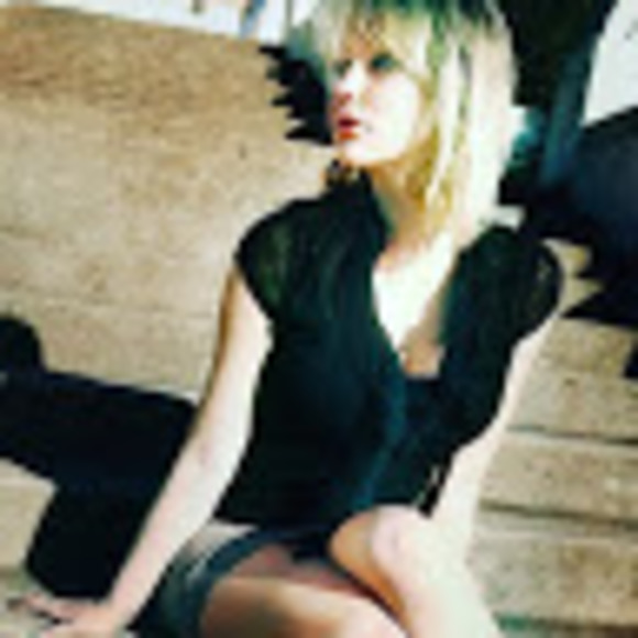 Meet your Posher, Sasha - Picture 2 of 16